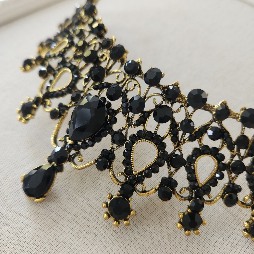 Crystal tiara - adult sized black & goldtone - Picture 4 of 7
